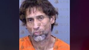 Phoenix man allegedly called 911 to say he killed his girlfriend with a chain saw